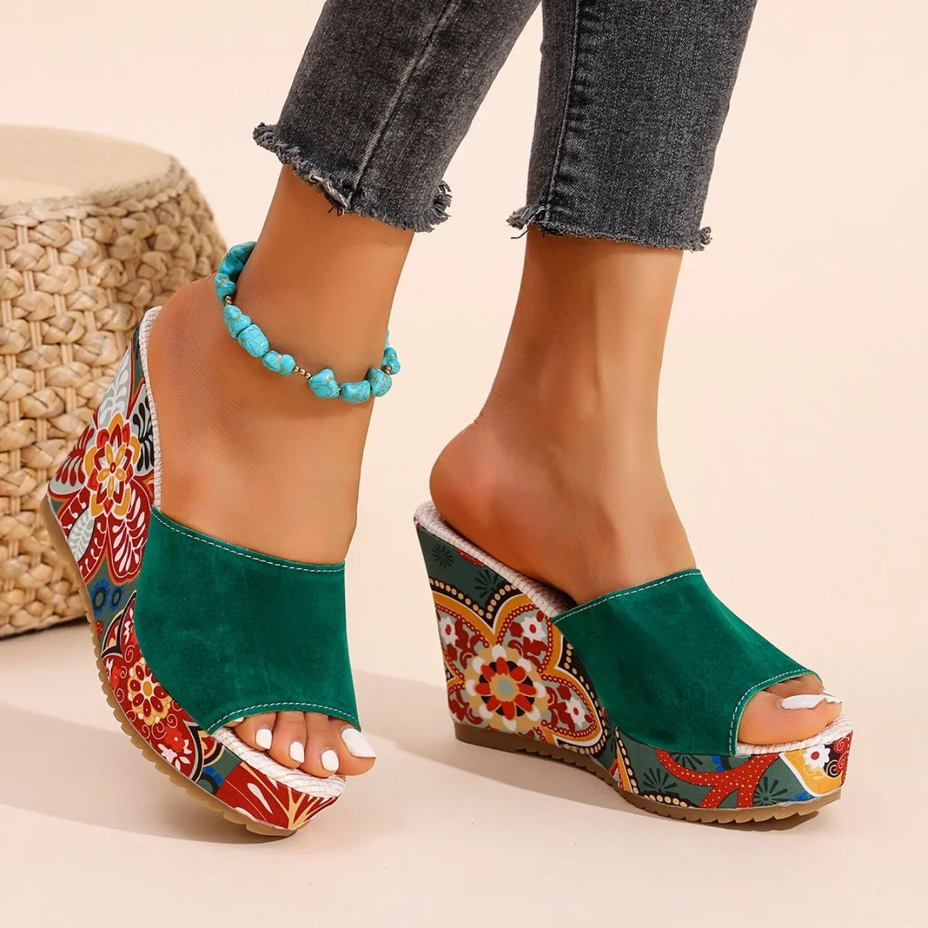 Jara | Mules Escultóricas con Tacón Floral